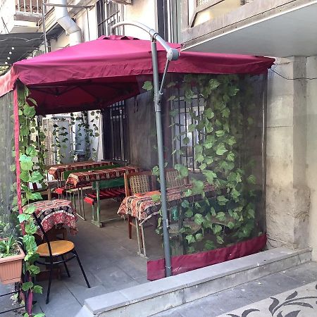 Sev Group Hostel Yerevan Exterior photo